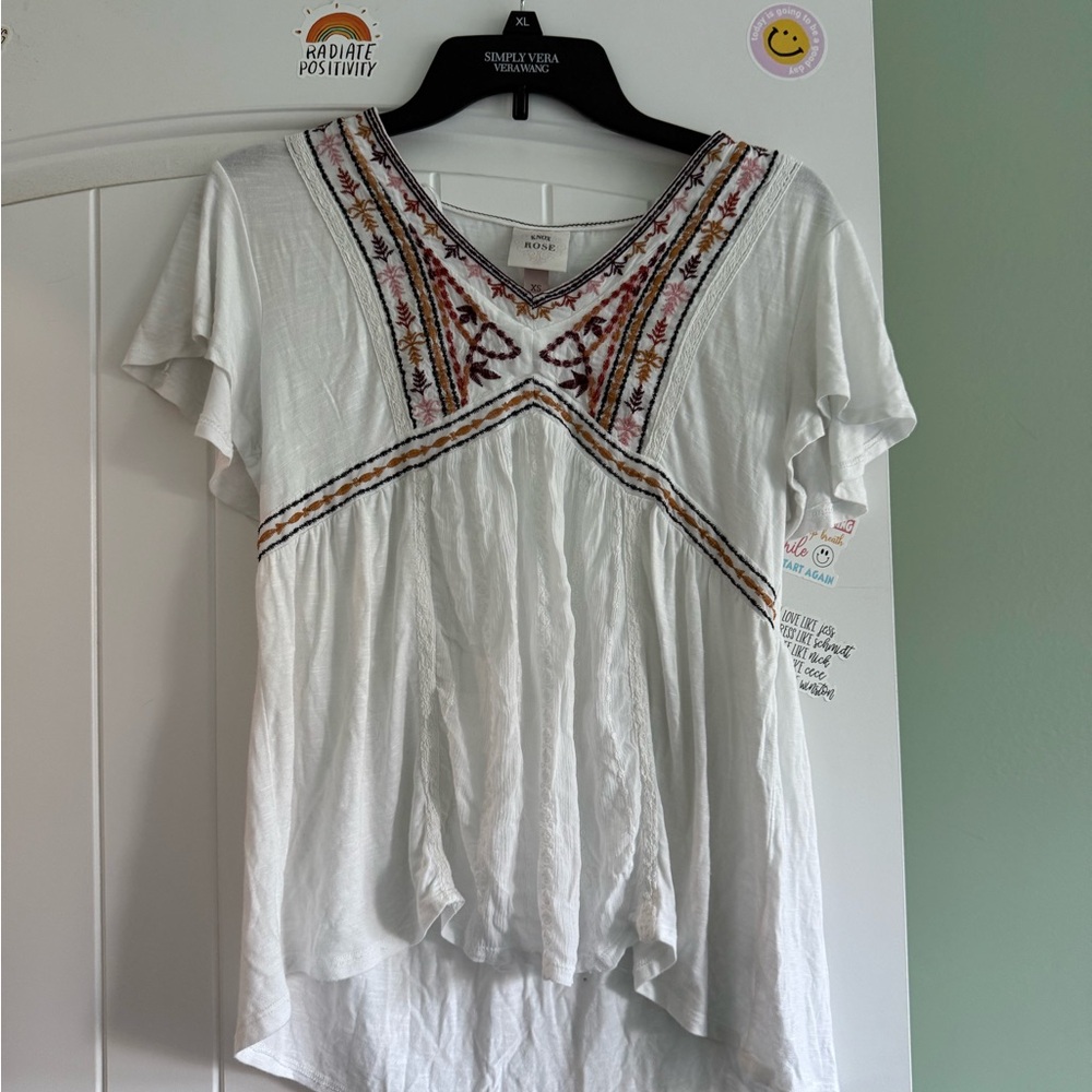 Knox Rose White Flutter Sleeve Asymmetrical Blouse